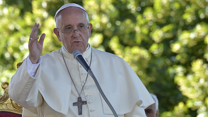 Påven efterlyser ekocidlagstiftning
